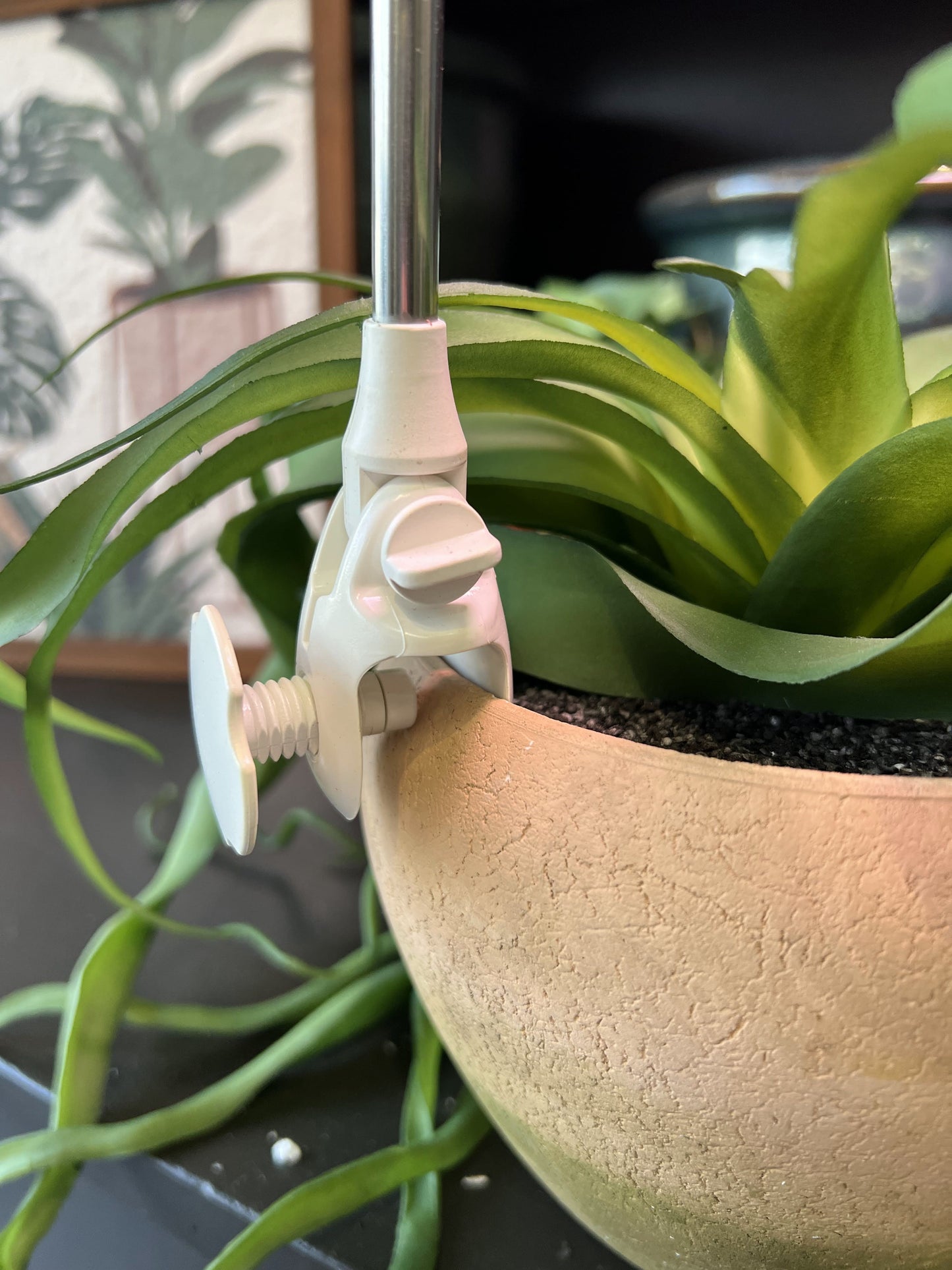 28" Adjustable LED Plant Light