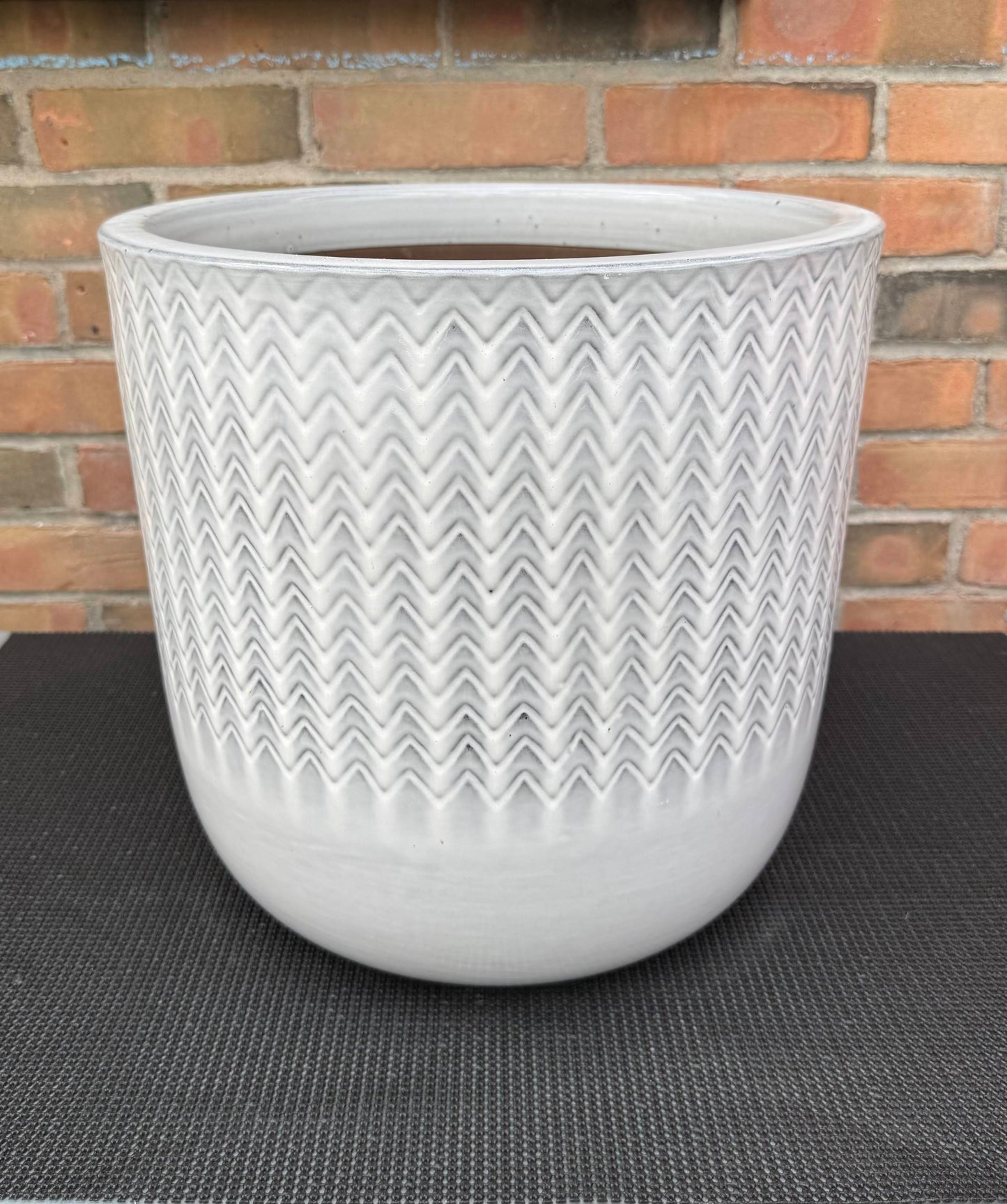 14.75" Myan Planter - White