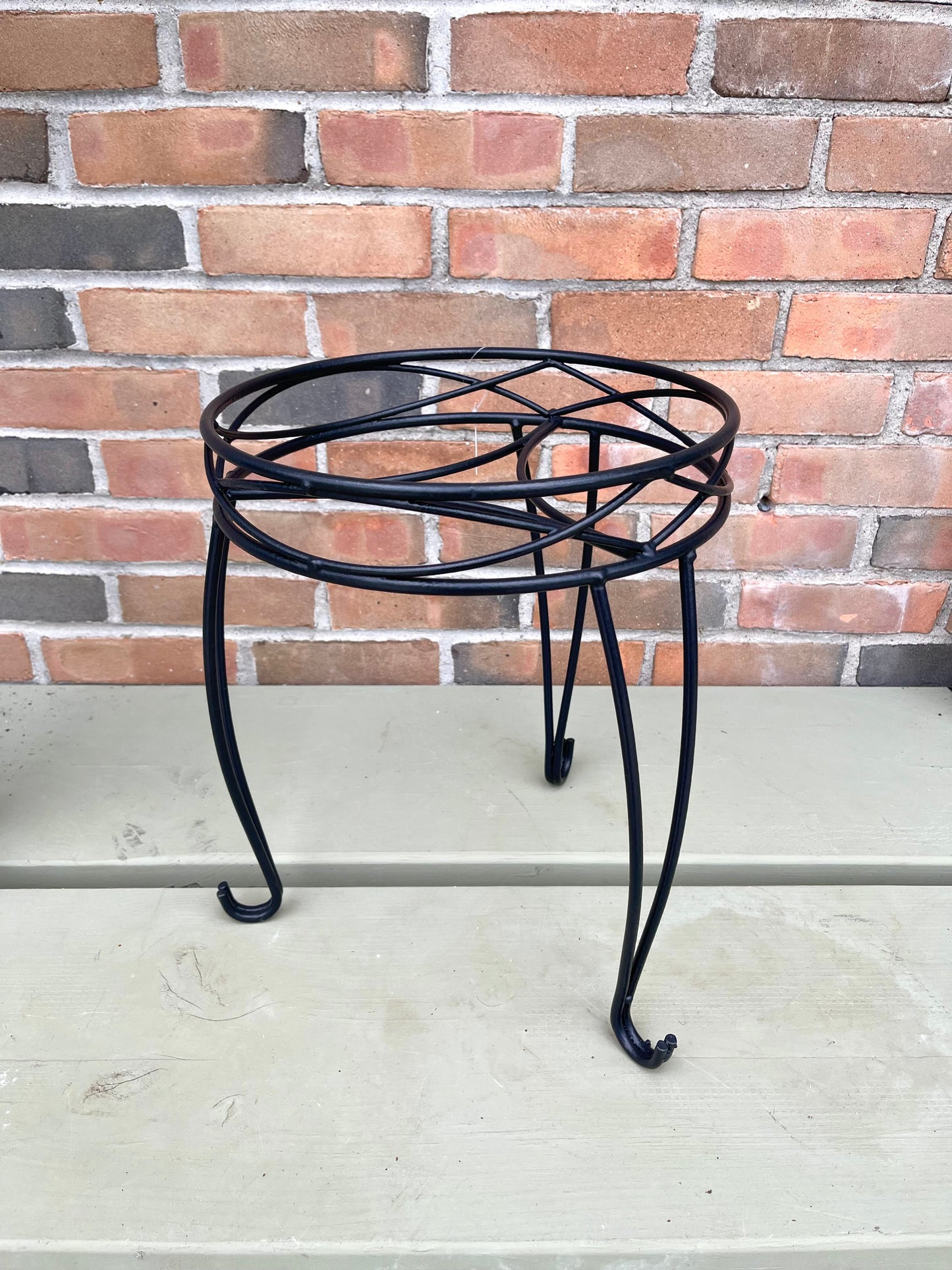 15" Black Round Plant Stand