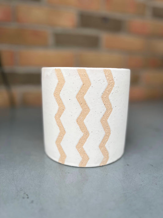 5.3" Lasco Waves Planter - White