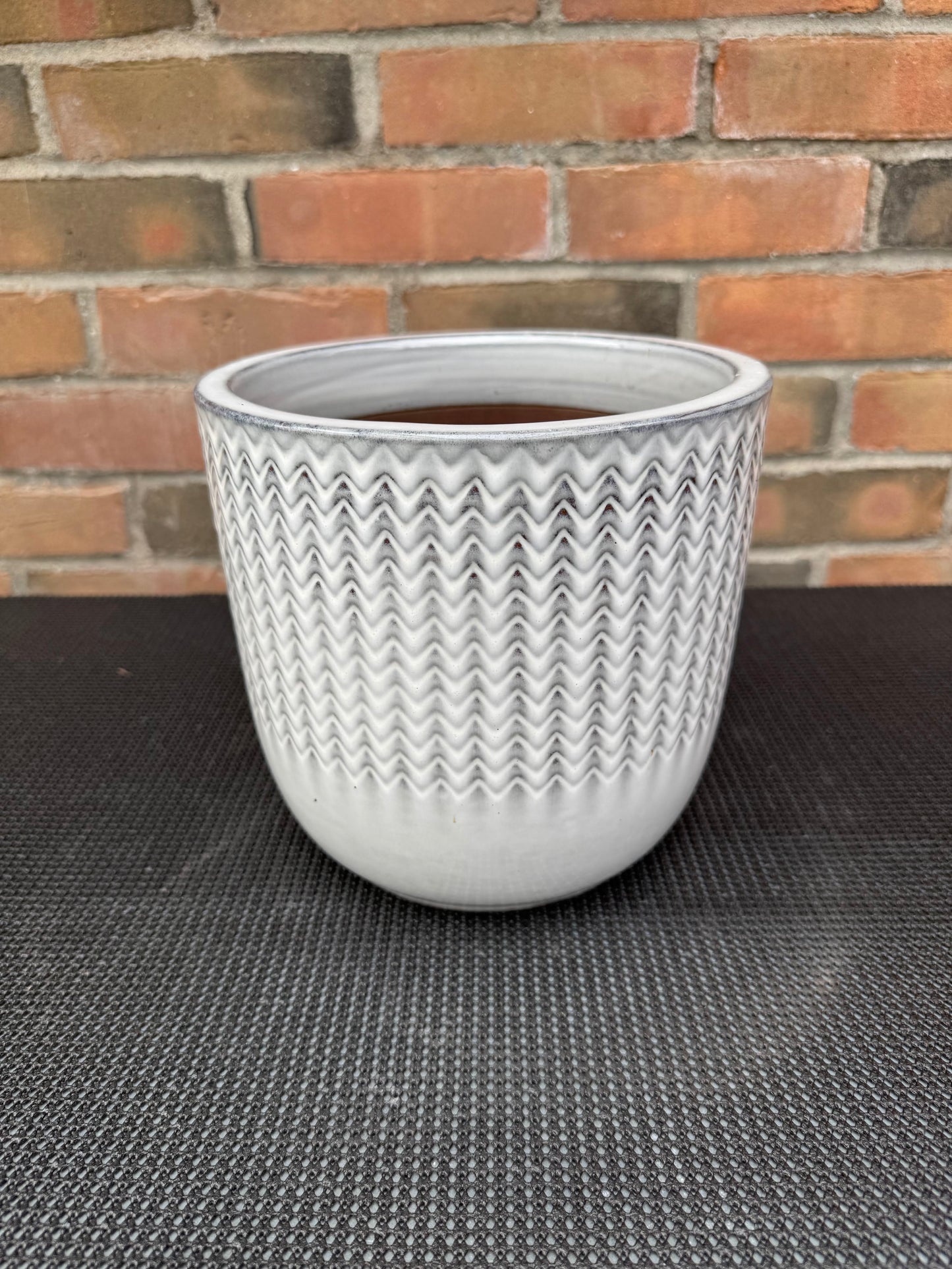 8.25" Myan Planter - White