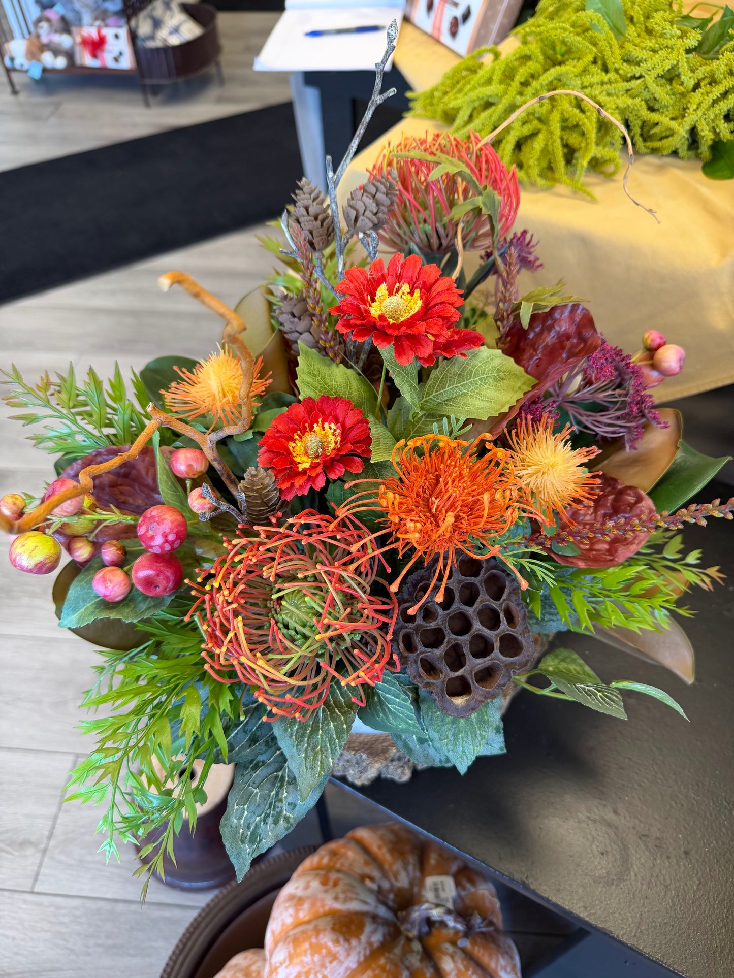 Fall Tabletop Design in Ceramic Pot