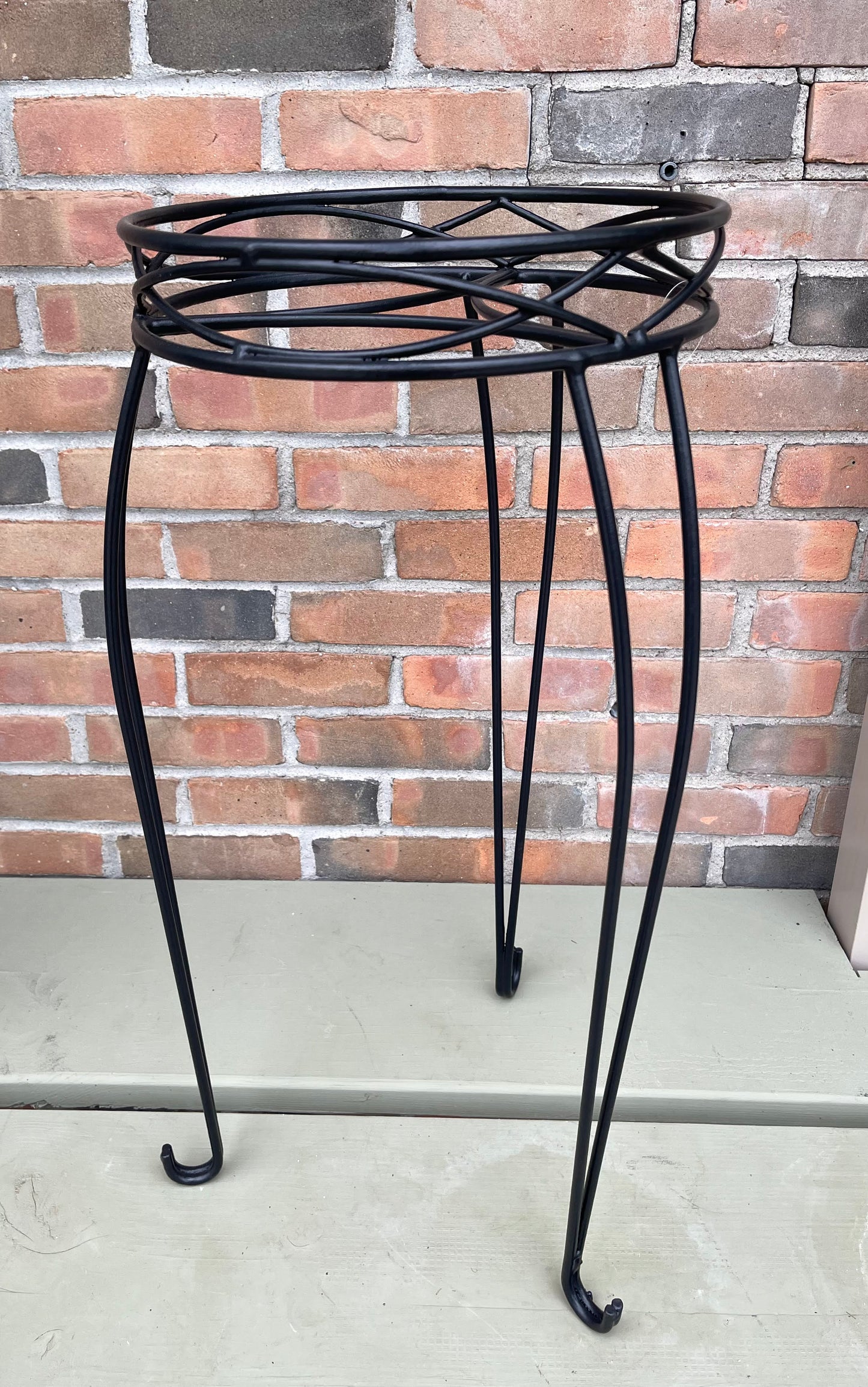 27" Black Round Plant Stand