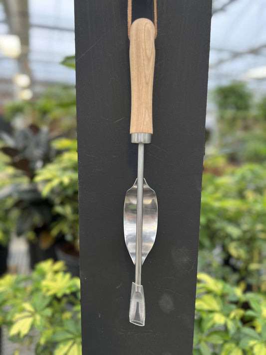 Weeder with Wooden Handle
